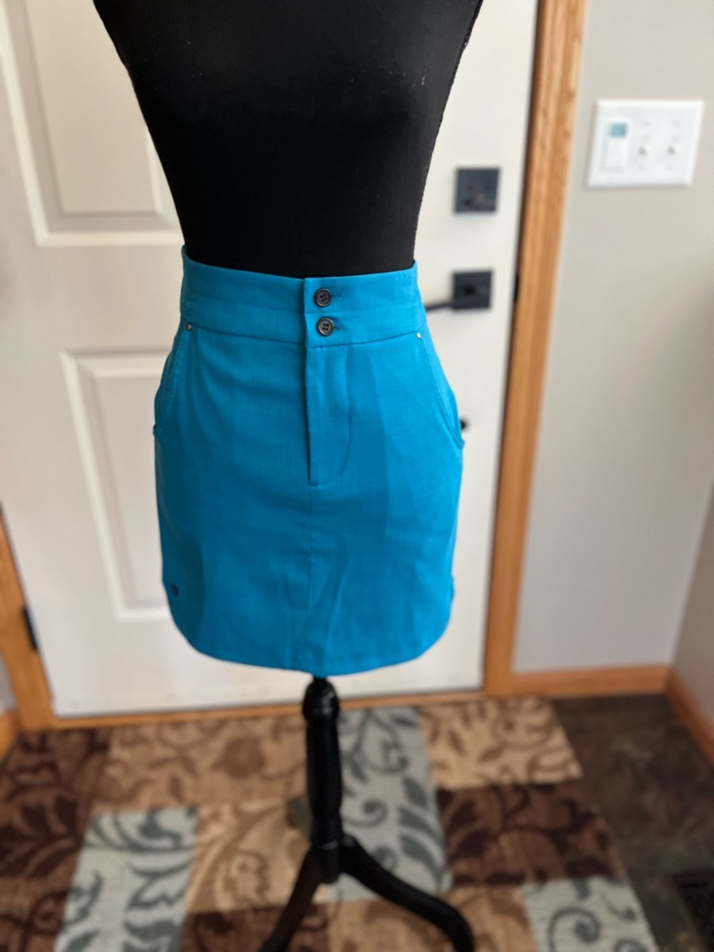 Women’s new SportHill turquoise lightweight sport active skirt. Size small